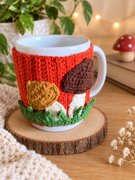 Tasse avec son pull crocheté champignons